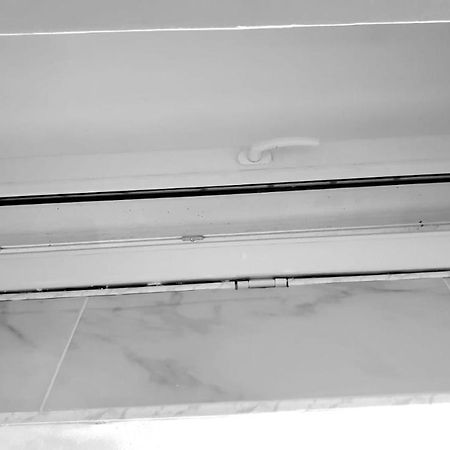 Jolie Appartement Avec 2 Chambres Partagees Paris Exterior photo